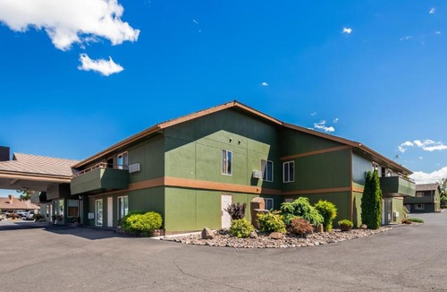 Clarkston Hotel | RiverTree Inn & Suites