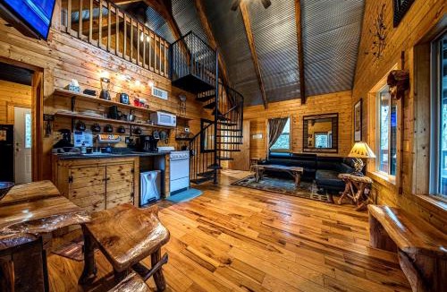 Helen House | Riverview Cabin