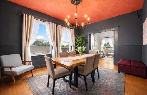 Jeffersonville House | Riverview Escape in Walkable Historic District