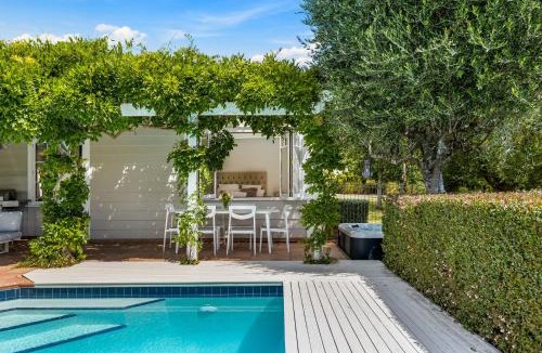 Riverhead House | Riverview Homestead Luxury Pool and Spa Retreat