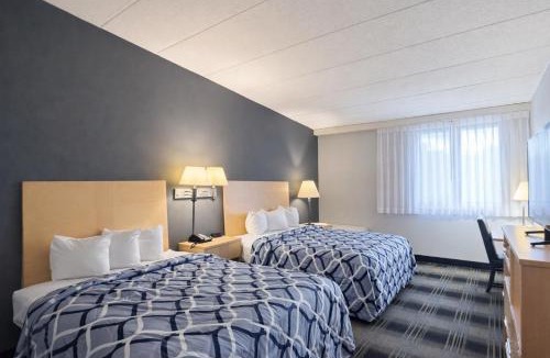 Somerset Hotel | Riverview Inn & Suites