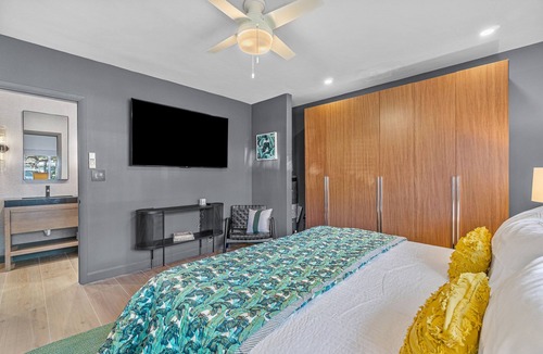 Deerfield Beach Apartment | Riverview Palms 5|Prime Waterfront|Pool|Walk2Beach