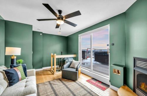 Ohio City Apartment | Riverview Penthouse Balcony Games Parking