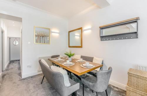 Crawcrook House | Riverview Retreat