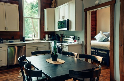 Procious Apartment | Riverview Suite – Private Riverfront Stay Near Charleston WV