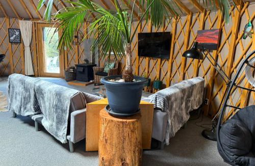 Tarras Apartment | Riverview Yurt