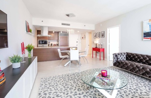 Downtown Miami Apartment | Riverwalk Access Brickell Unit | Prime Location