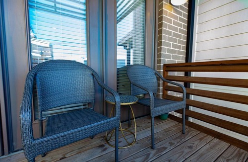 Chattanooga House | Riverwalk Townhome - 2 Full Bath & Free Parking