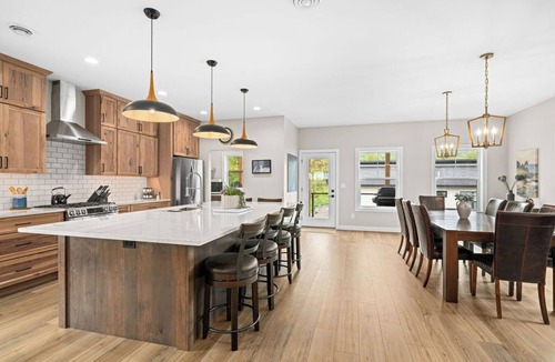 Riverside House | RiverWest at Spirit Mountain Oasis- Hot Tub- Sauna- River View