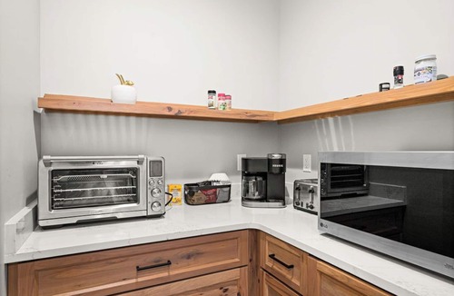 Riverside House | RiverWest Retreat-Sauna - Dog Friendly