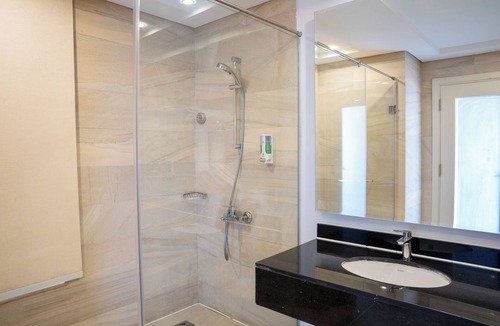 Village Road Hotel | Rivoli Suites