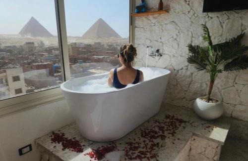 Kafrat al Jabal Apartment | Rixoss Apartment Pyramids View with Jacuzzi