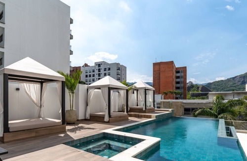 Cali Apartment | RM 210 | Beauty, Balcony, Elevator, Security, Pool