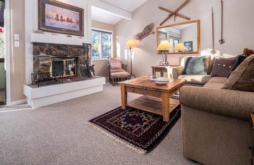 Moose Wilson Road Condo | RMR: Nicely Updated 2BR Condo w/ Mountain Views