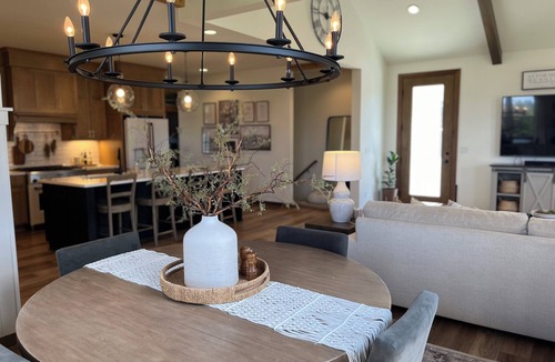Village of Richfield House | RNC? Executive Ranch on 1.5 acres w/private patio inc hot tub. 30 min to MKE