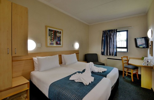 Zwartkop Hotel | Road Lodge Centurion