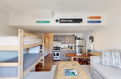 Sunday River Area Apartment | Roadrunner 2 A206