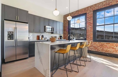 Arts/Warehouse District House | Roami at The Lola | Group Friendly | 7 Bed Combo