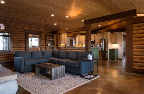 Missouri Heights House | Roaring Fork Chalet - With Deck & Mountain Views!