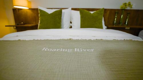 Armenia Resort | Roaring River Resort