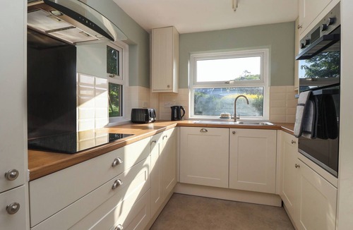 Bassenthwaite Cottage | ROBIN HOOD FARMHOUSE, pet friendly, with a garden in Bassenthwaite