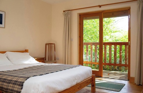 Lampeter Cottage | Robin's Perch Eco Lodge Apartment, Lampeter