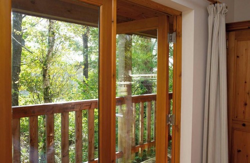 Lampeter Cottage | Robin's Perch Eco Lodge Apartment, Lampeter