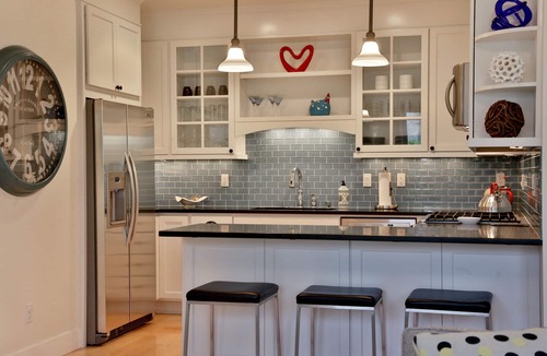 Langley Condo | Robins Nest Langley-Modern Condo In Downtown Langley