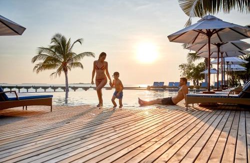 Orivaru Resort | ROBINSON NOONU - All Inclusive