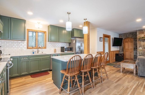 Northface House | Robyn`s Nest - 304 Slopeside Road