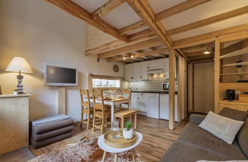 Argentiere Apartment | Roca · Duplex 4pax 2CH | 5mn Grands Montets | Parking