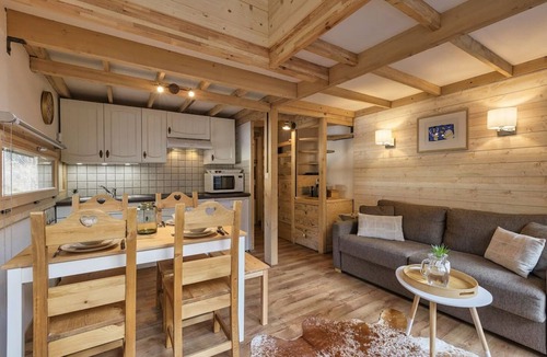 Argentiere Apartment | Roca · Duplex 4pax 2CH | 5mn Grands Montets | Parking
