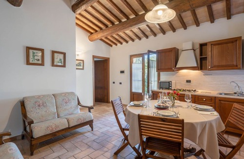 Ponte di Gabbiano Apartment | Rocche di Valiano, Mimosa in Siena, pool use, AC