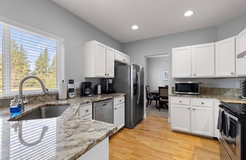 Southern Crossing House | Rock Bluff | South West Bend | pet (dog) friendly