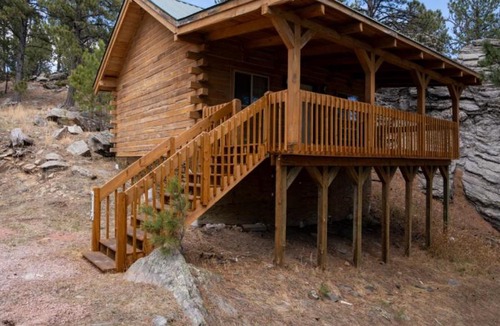 Custer Hotel | Rock Crest Lodge & Cabins