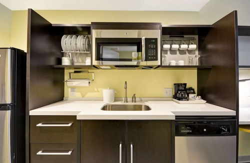 Rock Hill Hotel | Rock Hill Haven | Kitchen & Pool | Near Carowinds Amusement Park | Family Fun