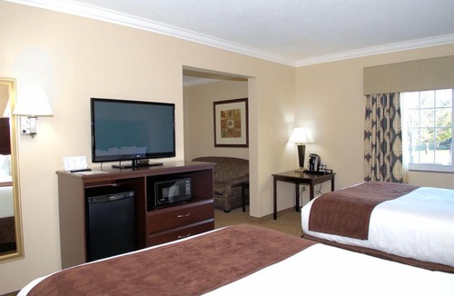 Atlantic Hotel | Rock Island Inn & Suites