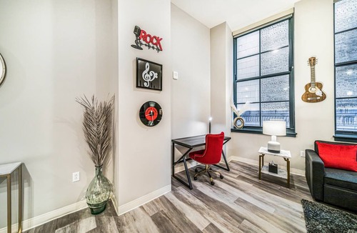 Gateway District Apartment | Rock & Roll Flat w/Indoor Pool+Sauna+Gym Downtown
