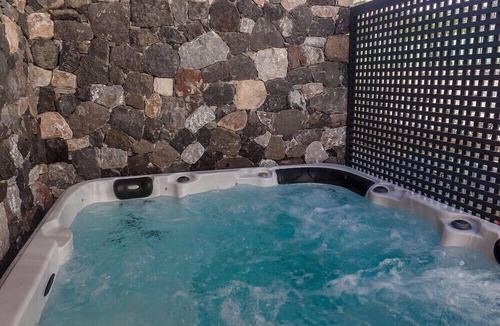 Emporio Villa | Rock Villas Complex 5BR Cave Villa w/Pool, Hot Tub & Castle View