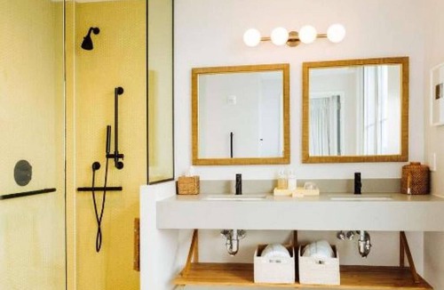 Queens Hotel | Rockaway Beach Stay | Pool. Rooftop. Dining + Spa