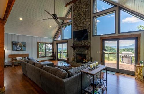 Apple Ridge House | Rockcliff Retreat