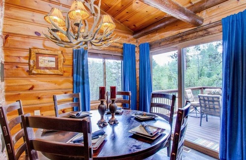 Green Mountain Falls Cabin | Rockhaven- Private Cabin and Hot Tub & EV Charger