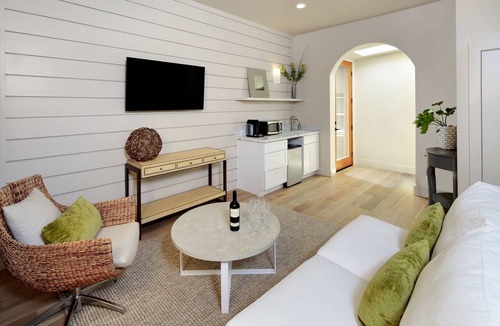 Healdsburg Hotel | Rockhouse Suites