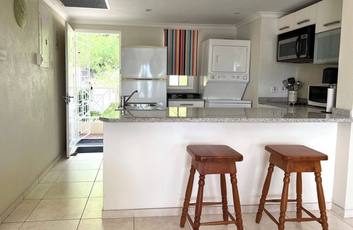 Rendezvous House | Rockley Orange Hill - by Zenbreak