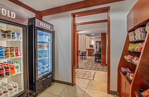 Pleasant Grove Apartment | Rocklin Suite with Kitchen | Free Daily Breakfast