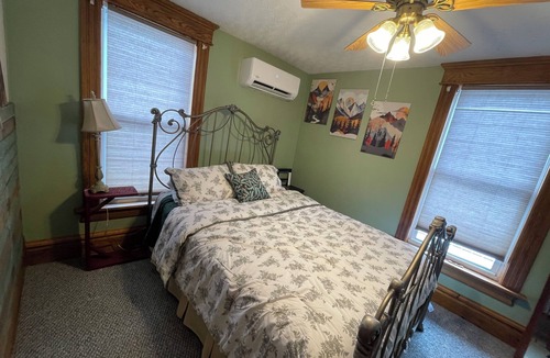 Rockwood Bed & Breakfast | Rockwood Trail House 15% off Season Special & 15 minutes to the Slopes. #fIVE