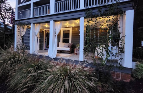 Chimney Rock Apartment | Rocky Broad River & Chimney Rock views here at Chow Phun Palace! Book Now!
