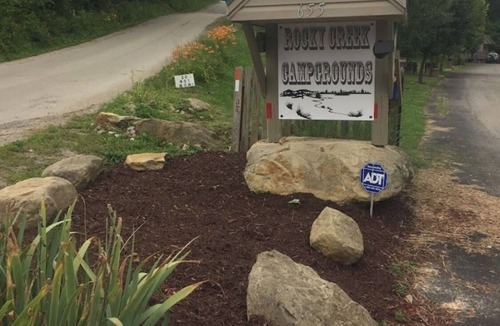 Kerr Cabin | Rocky Creek Campgrounds Cozy 1BR cabin in Thurman Ohio Mini kitchen Bathroom