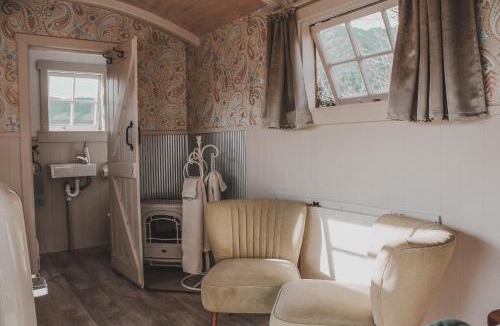 Fox Glacier House | Rocky Creek Shepherds Hut