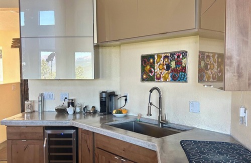 Black Hawk House | Rocky Mountain 3-bedroom house with Spectacular Views and Outdoor Jacuzzi!